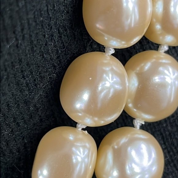 Stunning CAROLEE Double Strand Chunky Pearl Necklace - Picture 9 of 10